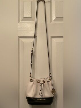 Michael Kors White and Black Pebbled Leather Drawstring Bucket Crossbody Bag